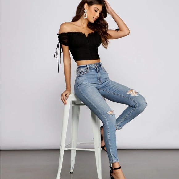 Hooked In Ruched Crop Top - Picture 6 of 6